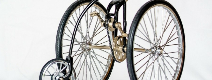 Фото: Антикварный велосипед